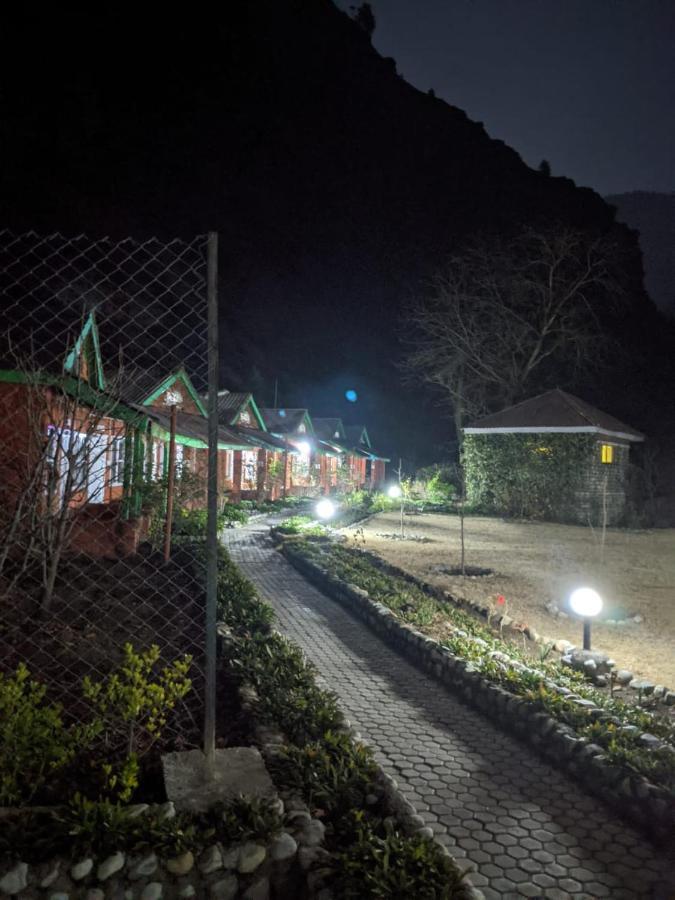 The Mother'S Riverfront Hotel Gushaini Exterior photo